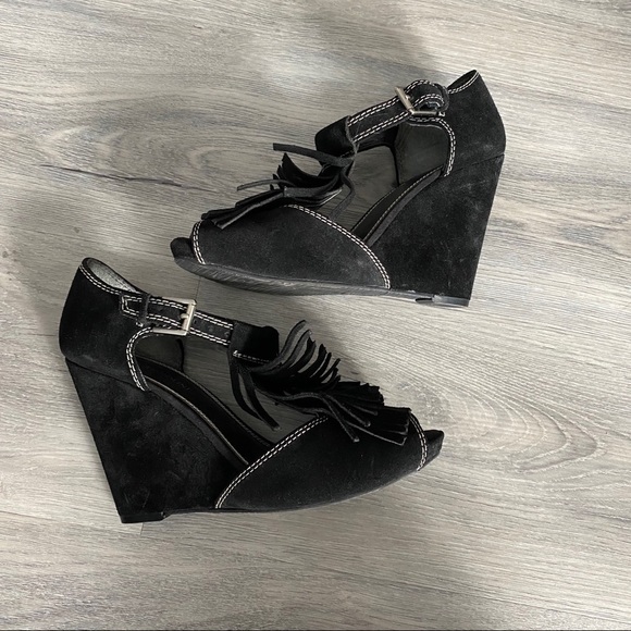 Enzo Angiolini Black Suede Fringe Wedges Shoes - Picture 4 of 16